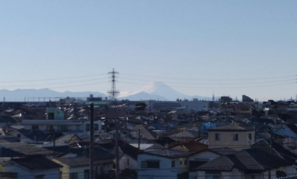 風の丘公園の展望台からみた富士山